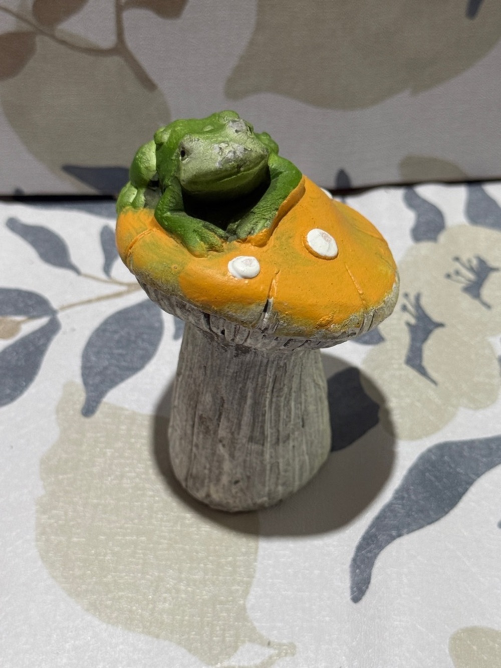Green Frog on Yellow/Orangish Mushroom Resin Accent Sculpture - Home Accents - Picture 2 of 5
